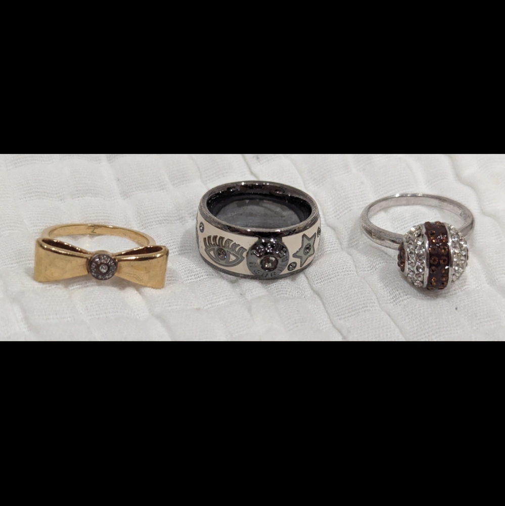 Henri Bendel Ring Set Designer Trio Enamel Bow Gemstone Stacking